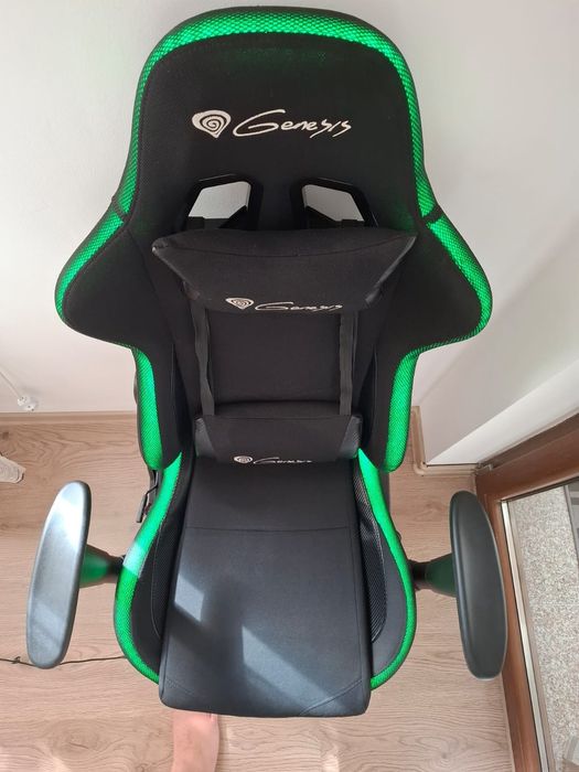 Scaun Genesis birou gaming cu leduri