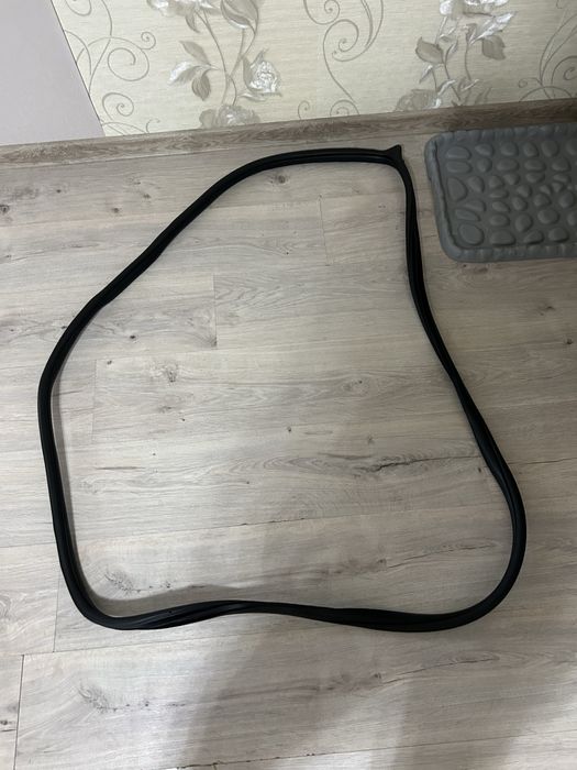 Уплотнитель двери Accent левая водительская