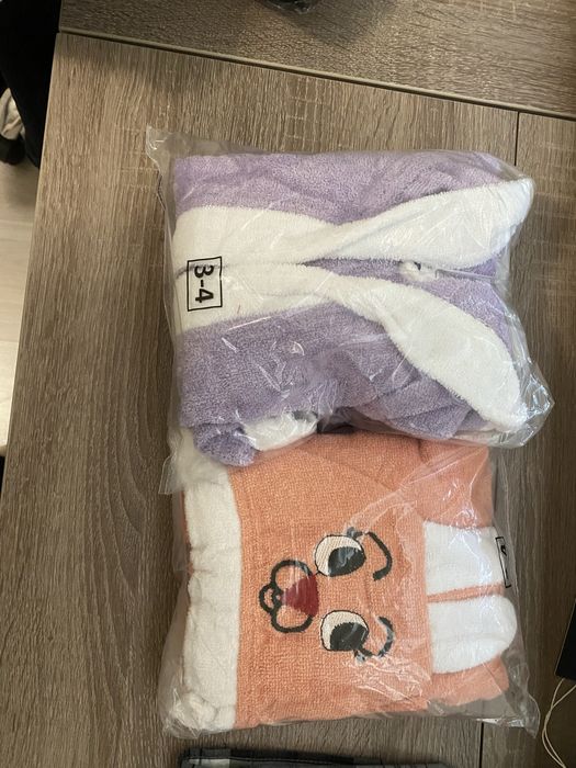 Бебешки  халати за момиче-размер  до около 12м / Лилавия е продаден