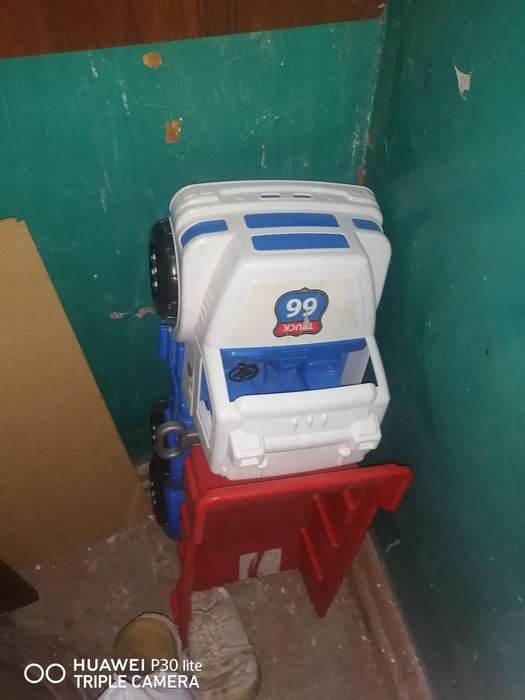 Продам камаз игрушный