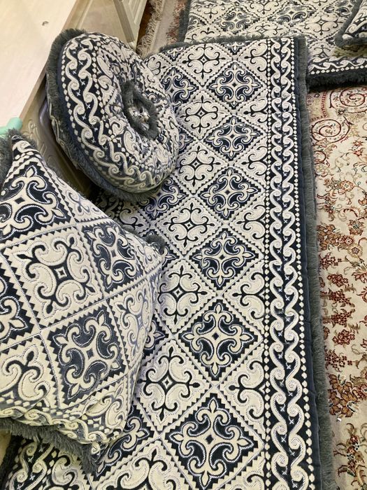 Курпачи 4-метровые, 4 штуки, 4 +2 подушки