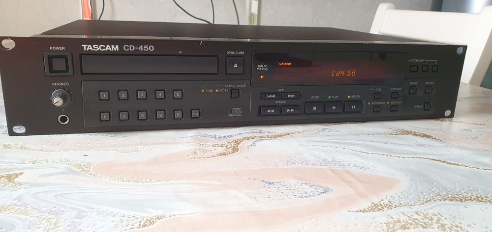 CD проигрыватель TASCAM CD-450