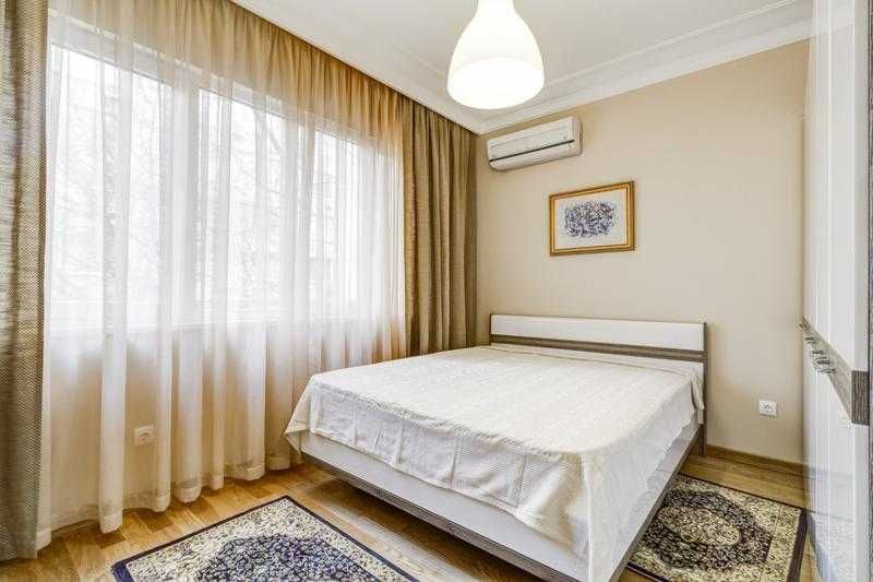 Дава се под наем Тристаен апартамент в София, Център - 160 кв.м за 2000 € - Снимка #7