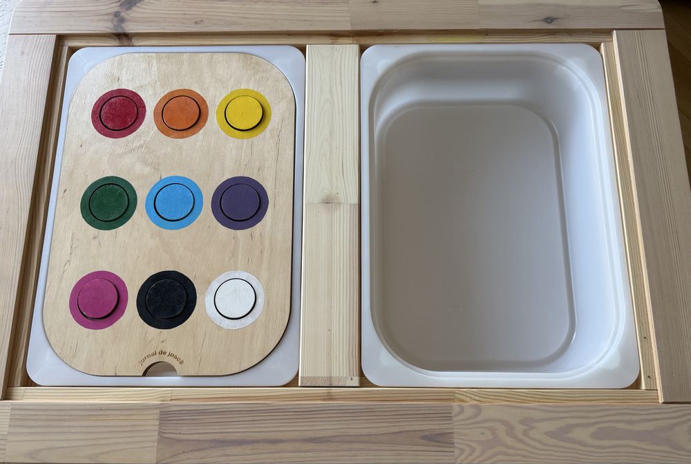 Vand masa lemn masiv de pin, Flisat Ikea completat cu Trofast