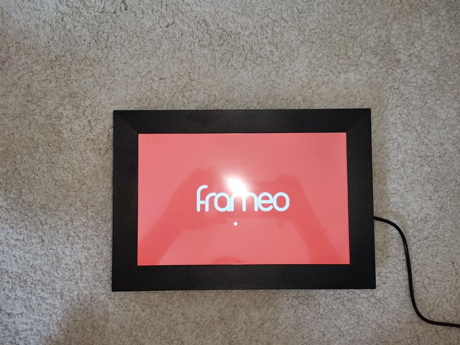 Vând Rama digitala Frameo 10.1 inch cu touchscreen