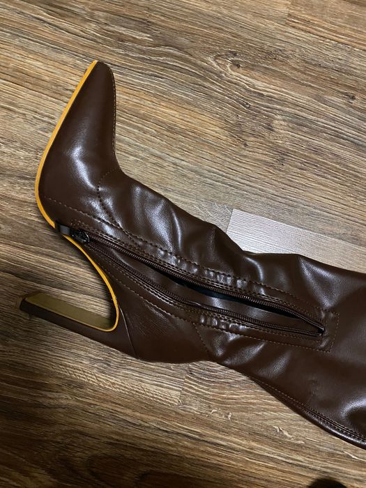 Кафяви обувки на ток