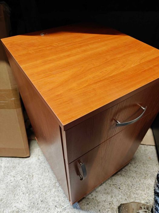 Продавам Кантонерки