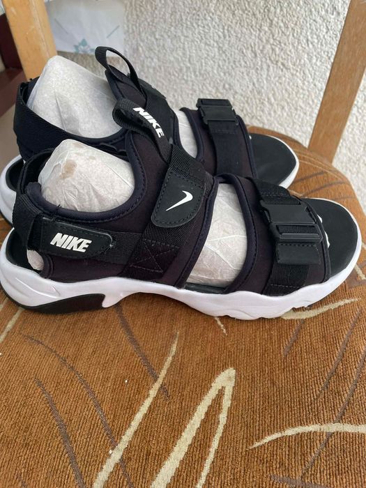 Сандали Nike номер 40