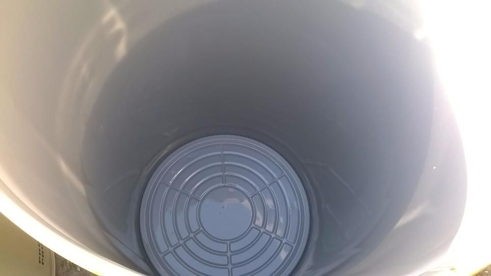 Продавам варели с капак