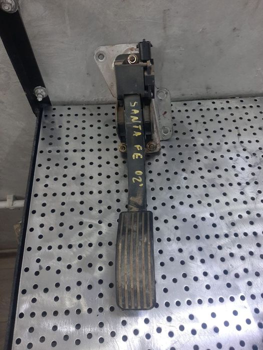pedala acceleratie  2.0 crdi hyundai santa fe 2002  0281002446  32705-26000