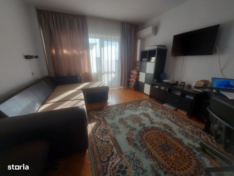 Vanzare apartament 3 camere, zona Tribunalul Nou Targoviste