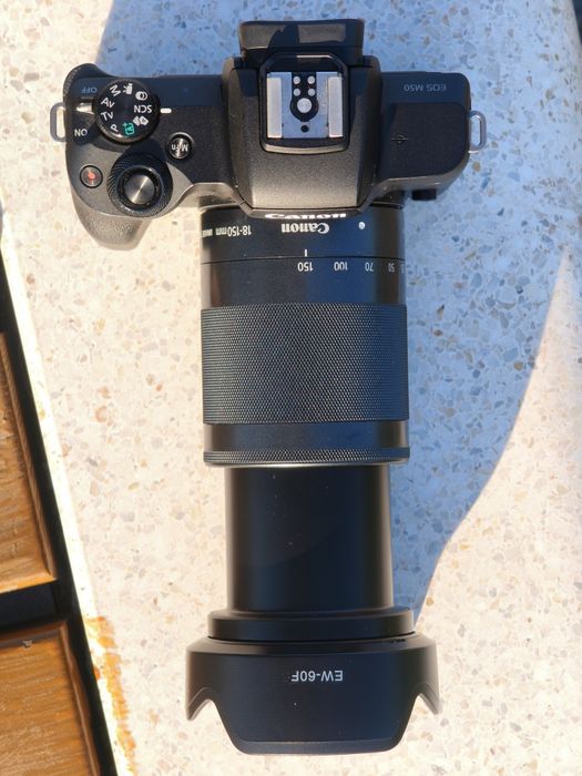 Kit Canon EOS M50 + Obiectiv 15-45mm + obiectiv Premium 18-150mm + 5 Baterii + Geanta