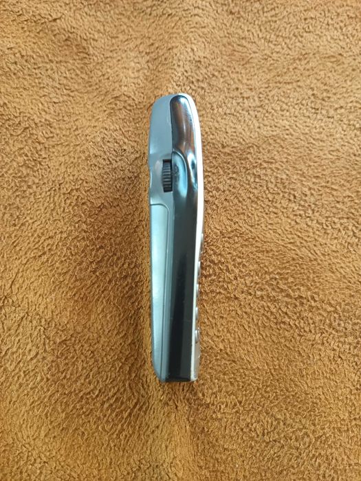 Мобилен апарат Sony J70