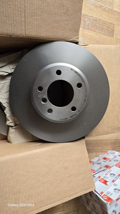 Brembo предни дискове  BMW E60/e61/e63