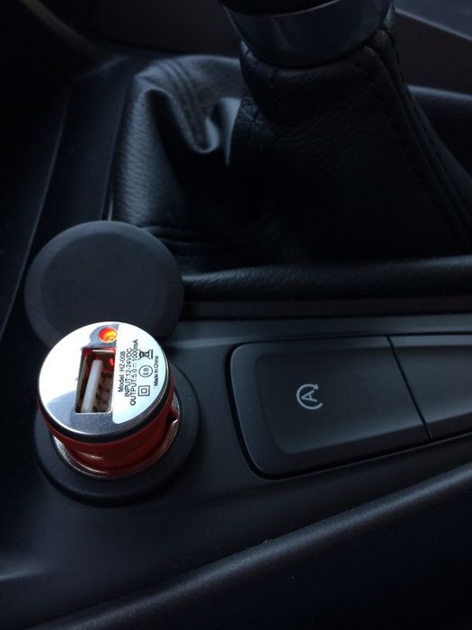 USB зарядно от запалката на автомобила