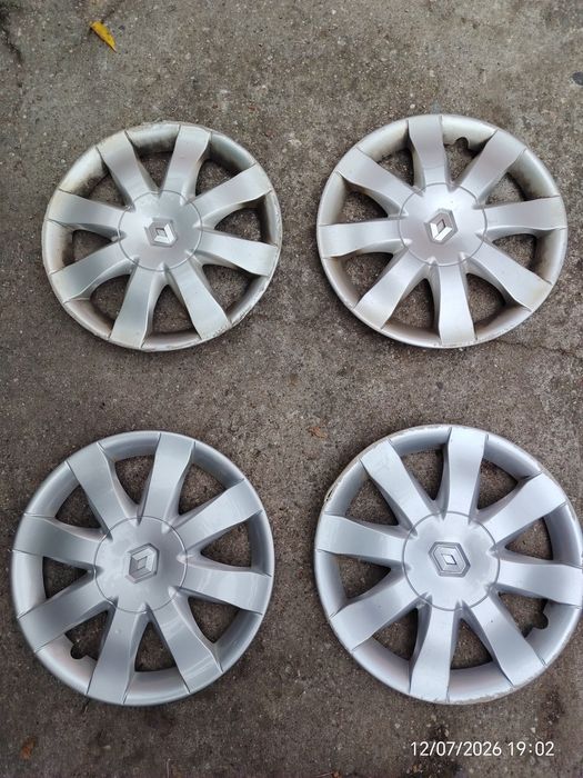 Vând 4 capace originale Renault Clio, 15 inch