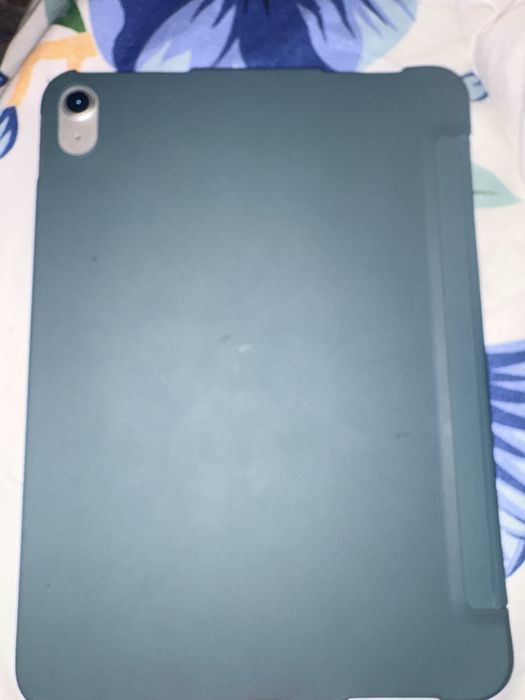 I pad 11(A16) este foarte putin folosit nu are nici o zgârietura si merge perfect fara probleme