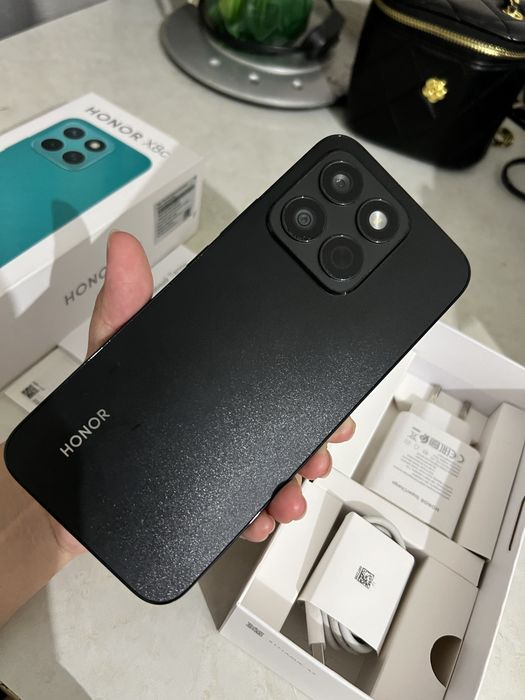 Продам телефон Honor x8c