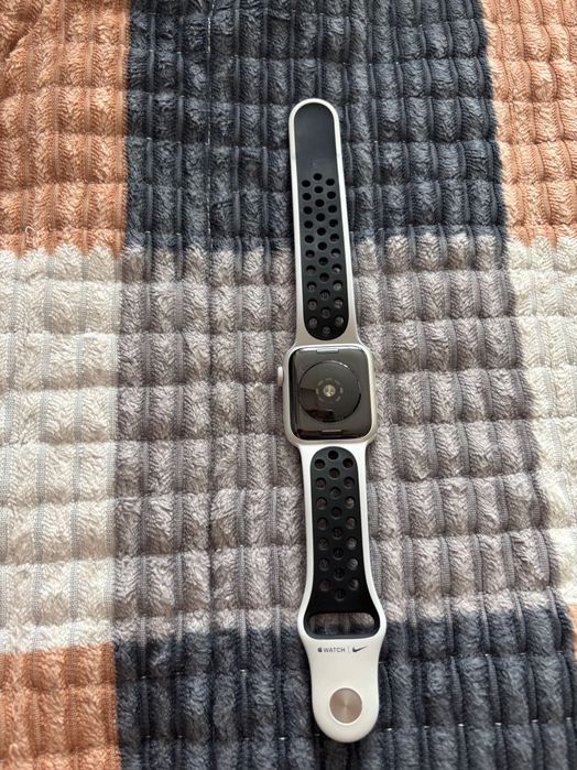 Apple Watch SE 40мм Nike