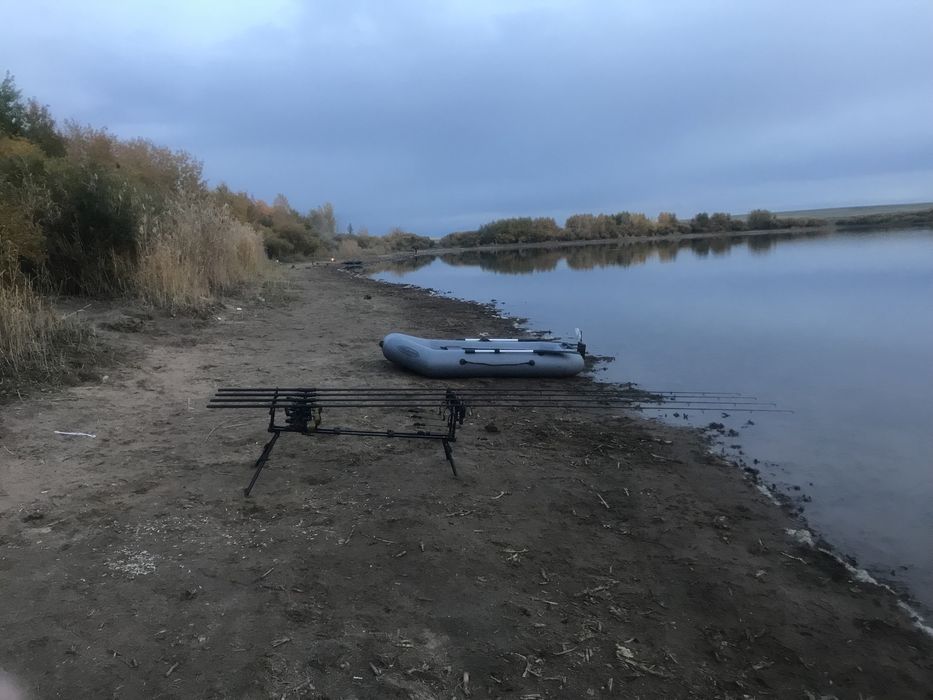 Продам лодку с электромотором и эхолотом