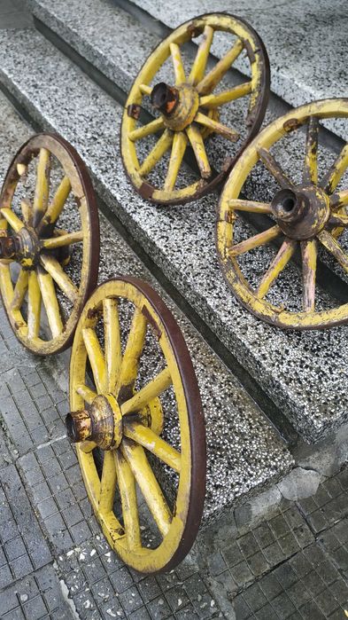 4 бр. колела от стара каруца