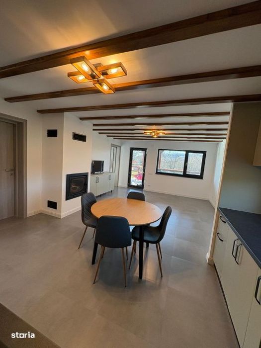 Casa de vacanta premium de vanzare in Breaza-intimitate, natura