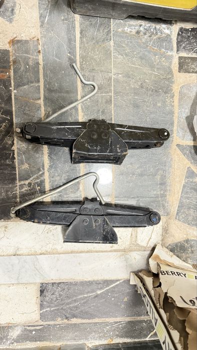 Продам  домкрат автомобильный