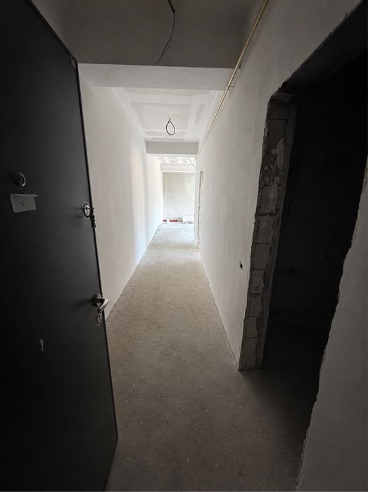 Apartament 2 camere 64mp +25mp curte  bloc nou zona Damila