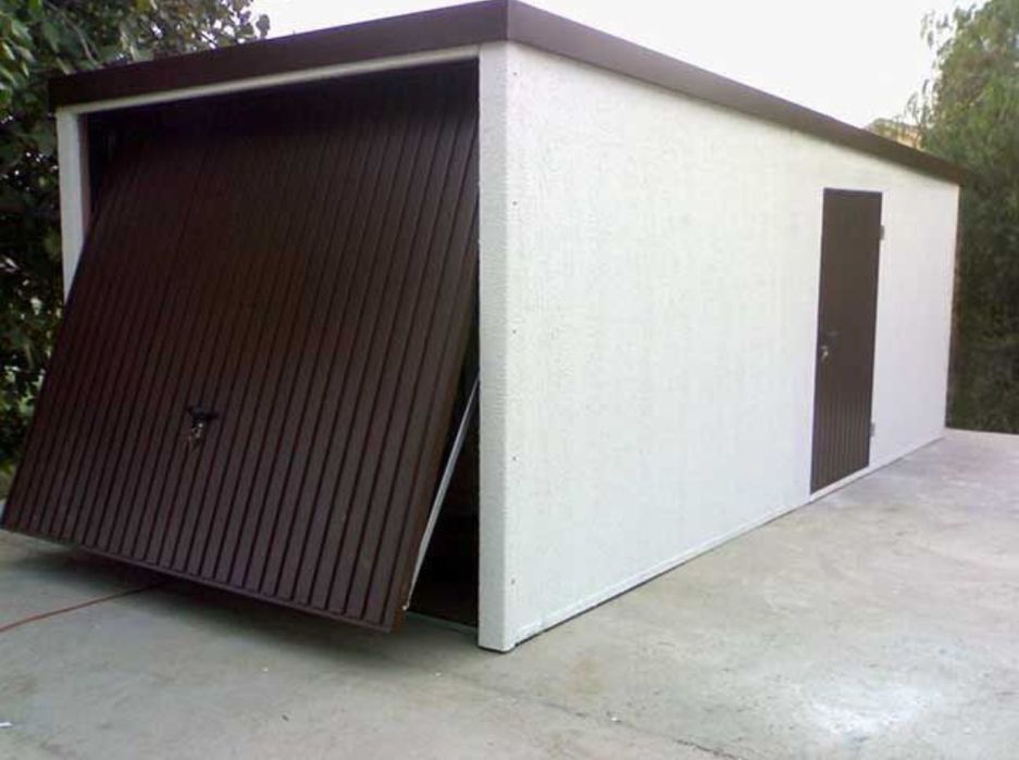 Garaj metalic personalizat și panouri sandwich fabricate din materiale