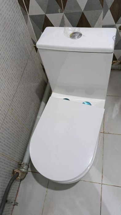 Продам унитазы моноблог