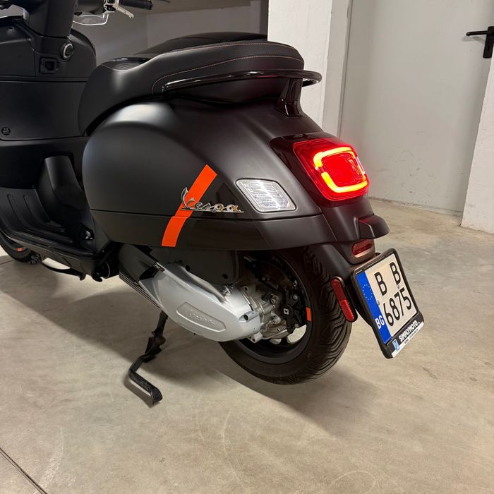 Скутер Vespa 300 GTS