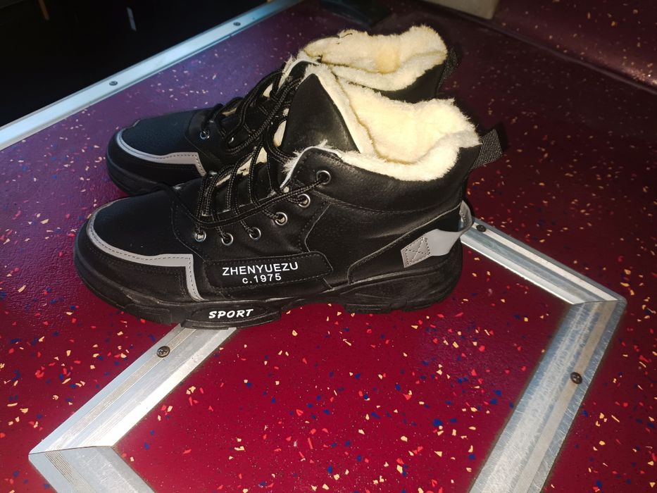 Зимние ботинки. 43 р