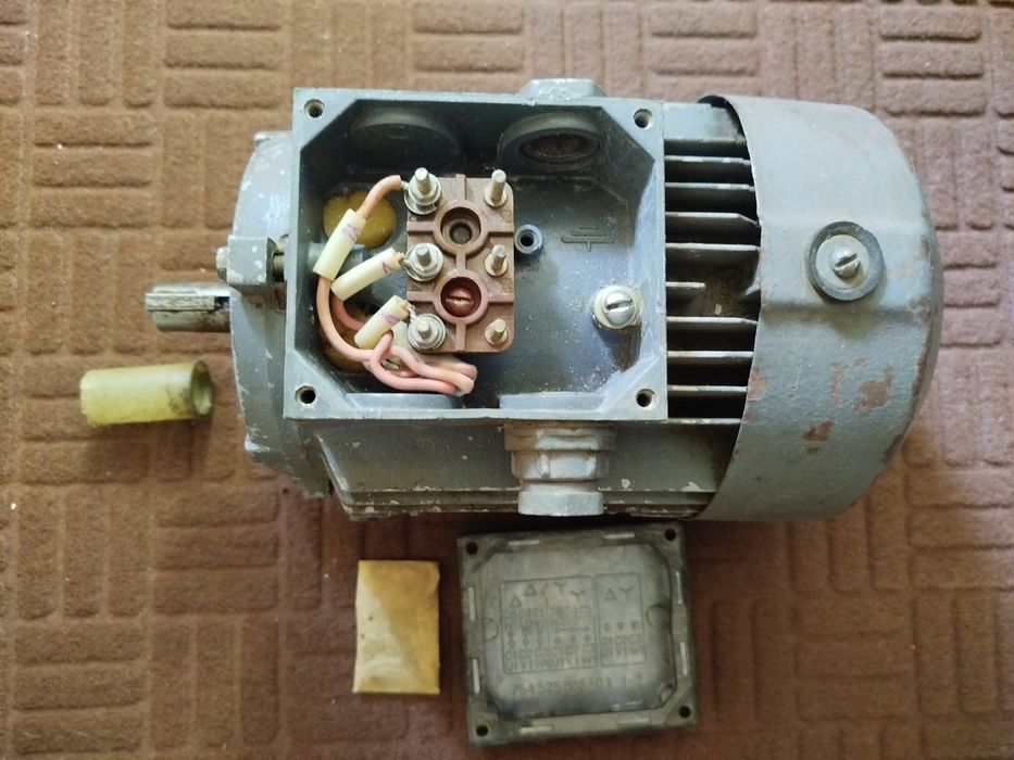 Электродвигатель АИР 3У.