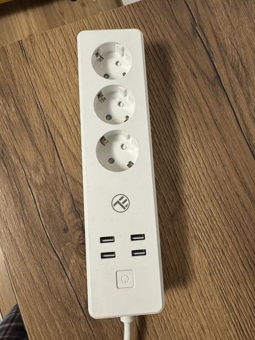 Prelungitor smart Tellur, 3 Prize, 4 x USB, 2200W, 10A, 1.8m