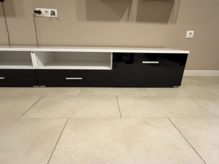 Холна секция бяло и черно