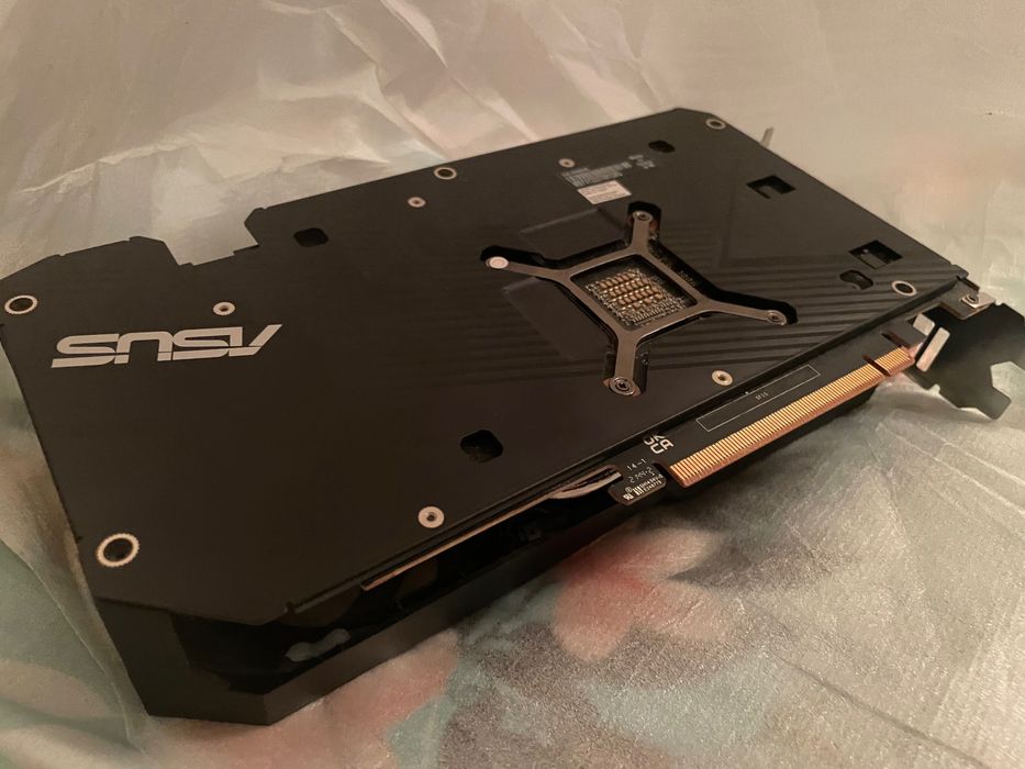 ASUS Dual RX 6600 8GB GDDR6.