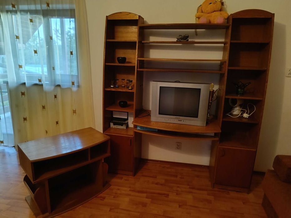 Biblioteca  elev cu birou   si modul separat pentru TV