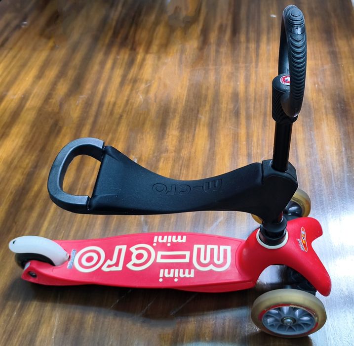 Червена тротинетка Mini Micro със седалка