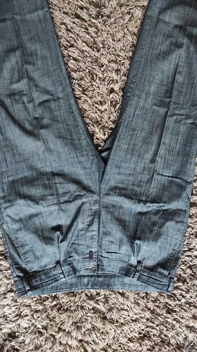 Pantaloni de barbati din material asemanator cu materialul de blugi