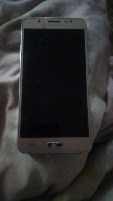 Продам Самсунг дж 5и моторола