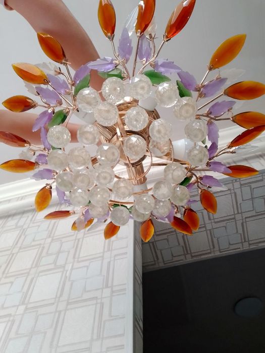 Продаётся люстра