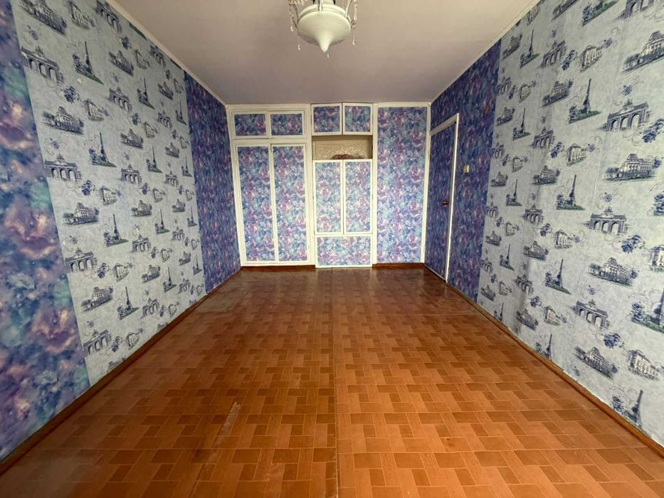 Продам трехкомнатную  на Кск