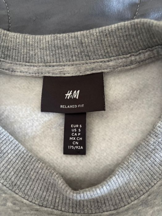 Pulovere H&M în stare foarte bună.