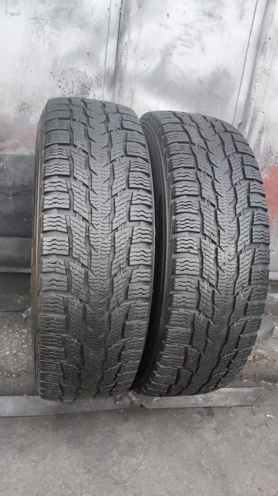 2бр. зимни бусови гуми 215/75/16C Nokian WRC3
dot23
7mm 
Добро състоян