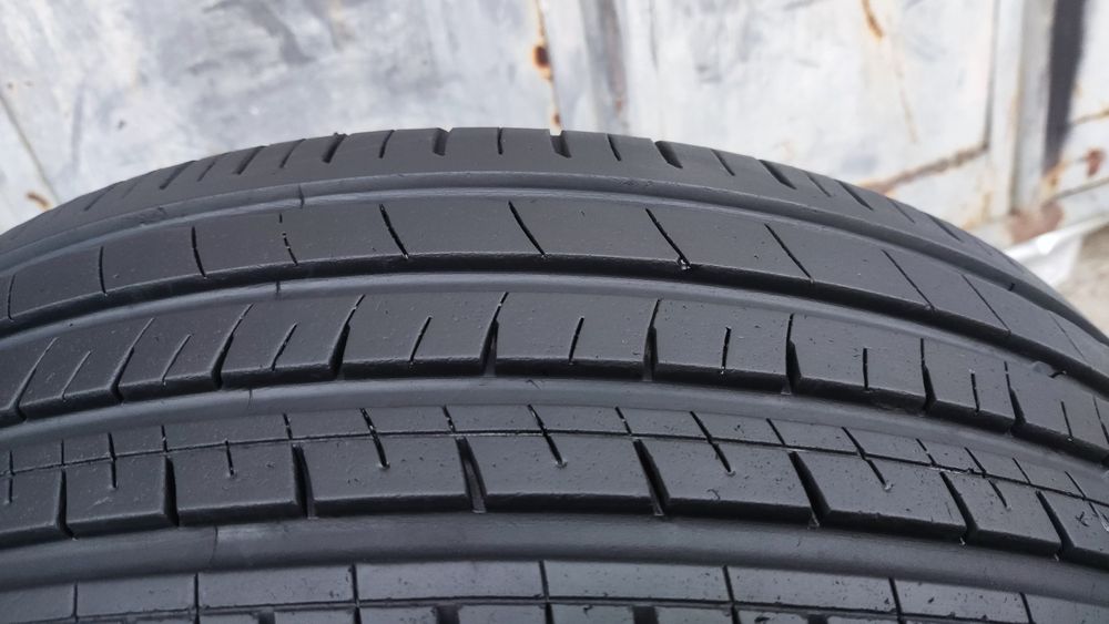 1бр. лятна гума 205/55/16 Royal Black 
dot23
7.3mm
Перфектно състояние