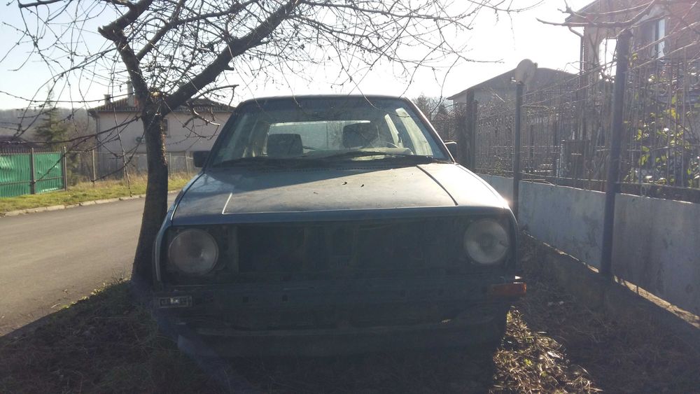 Продавам голф 2 само на части, тел 0897306122