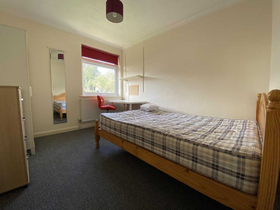 Дава се под наем Едностаен апартамент в София, Център - 43 кв.м за 306 € - Снимка #1