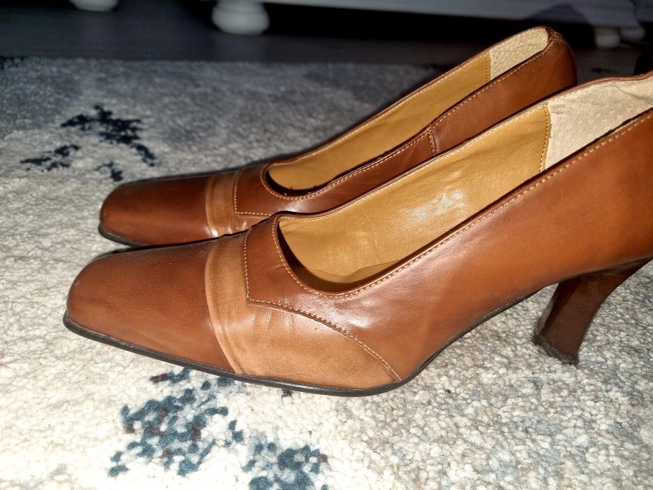Pantofi din piele
