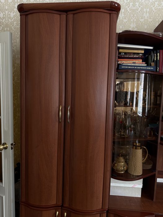 Шкаф, шифонер, стенка