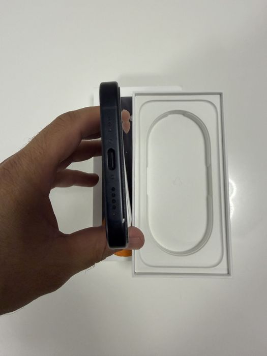 Iphone 16 , stare ca nou , negru mat